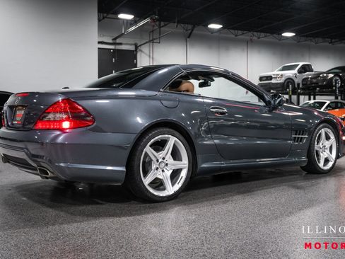 Used 2011 Mercedes-Benz SL 550 image 33