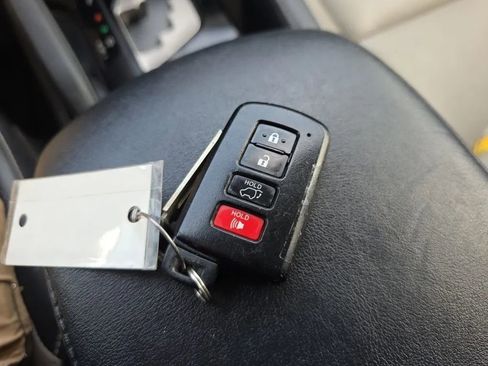 Used 2018 Toyota RAV4 Limited image 36