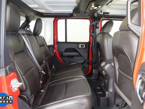 Used 2022 Jeep Wrangler Unlimited Sahara w/ Cold Weather Group image 17