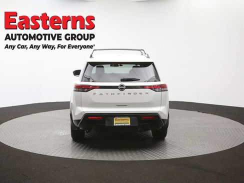 Used 2024 Nissan Pathfinder SV w/ SV Premium Package AWD/4WD image 42