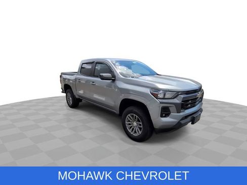 Certified 2023 Chevrolet Colorado LT w/ LT Convenience Package II AWD/4WD image 2
