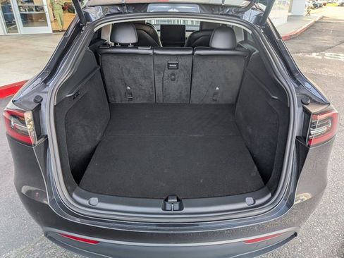 Used 2024 Tesla Model Y Long Range RWD image 6