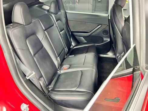 Used 2022 Tesla Model Y Long Range AWD/4WD image 17