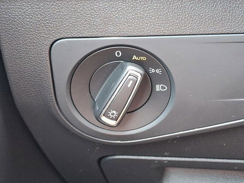 Certified 2022 Volkswagen Tiguan SE w/ Panoramic Sunroof Package image 25