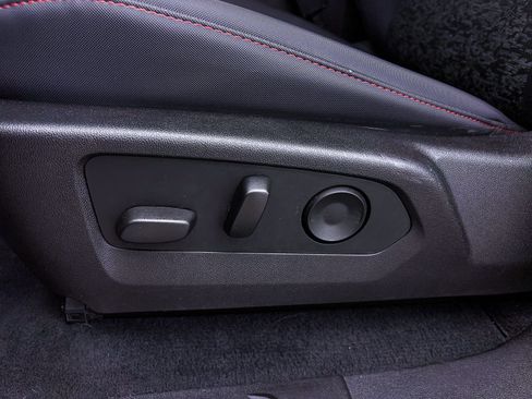 Used 2024 Chevrolet Colorado Z71 w/ Z71 Convenience Package 2 AWD/4WD image 18