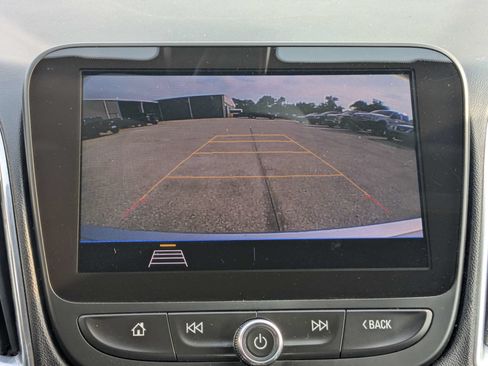 Used 2020 Chevrolet Malibu LT FWD image 19