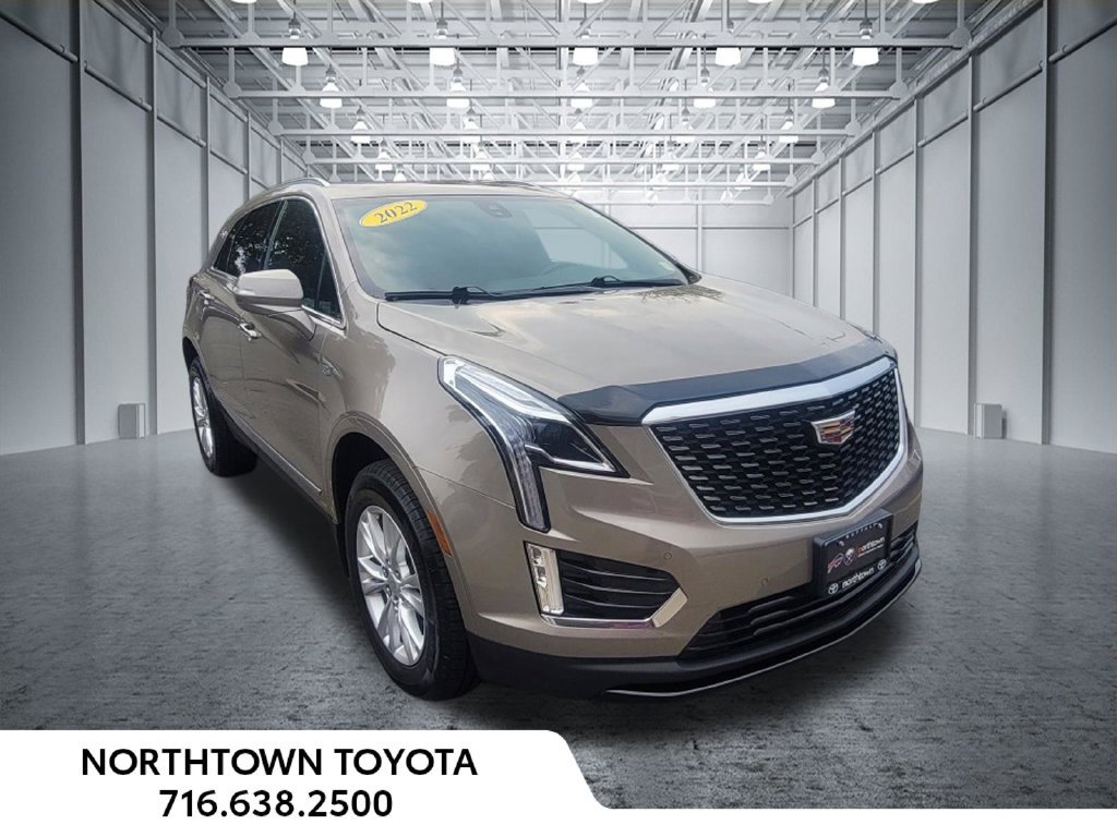 Used 2022 Cadillac XT5 Luxury w/ LPO, Floor Liner Package AWD/4WD image 2