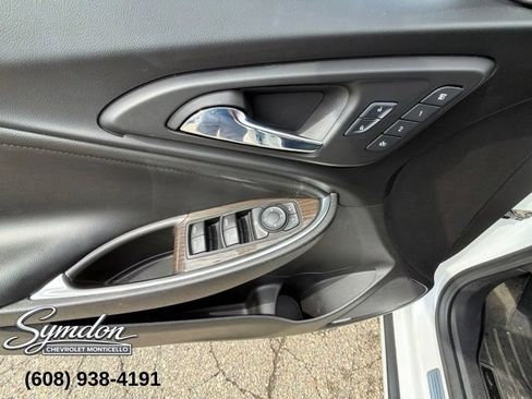 Used 2016 Chevrolet Malibu Premier w/ Driver Confidence Package FWD image 15