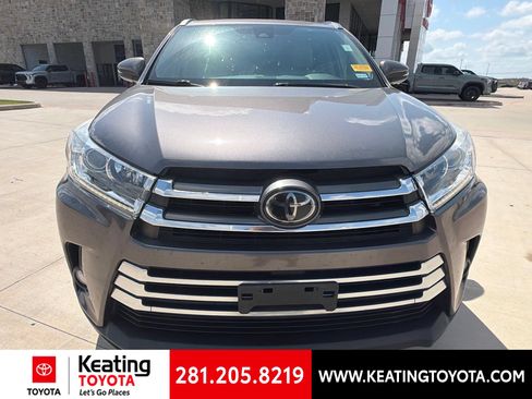 Certified 2018 Toyota Highlander Limited FWD image 9