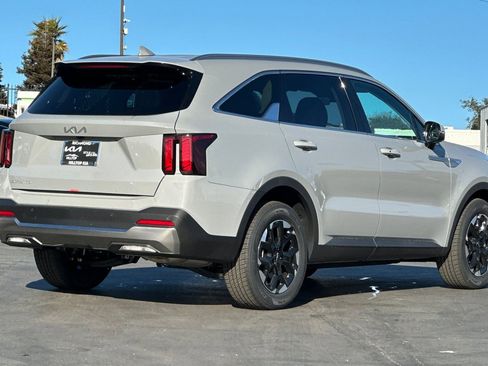 New 2026 Kia Sorento S image 4
