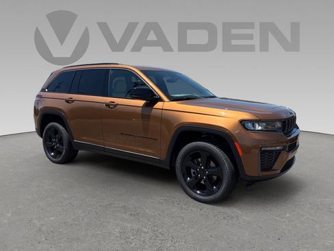 New 2026 Jeep Grand Cherokee Limited w/ Limited Altitude Package RWD image 1