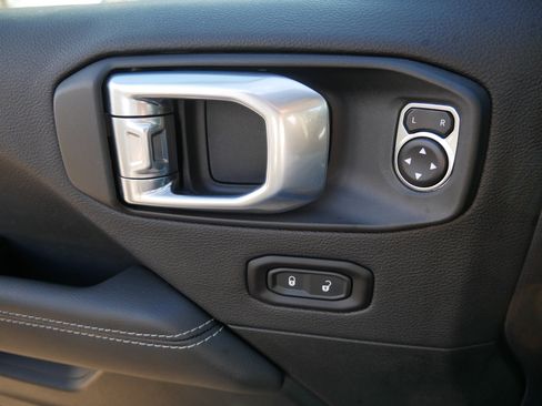 Used 2023 Jeep Wrangler Rubicon w/ Safety Group image 27