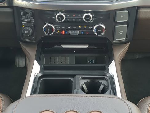 Used 2025 Ford F450 King Ranch w/ Chrome Package image 17