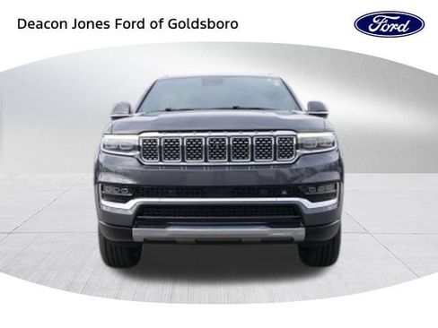 Used 2022 Jeep Grand Wagoneer Series III image 8