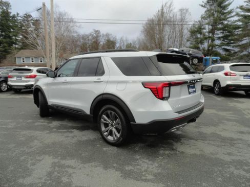 New 2026 Ford Explorer Active w/ Active Comfort Package AWD/4WD image 7