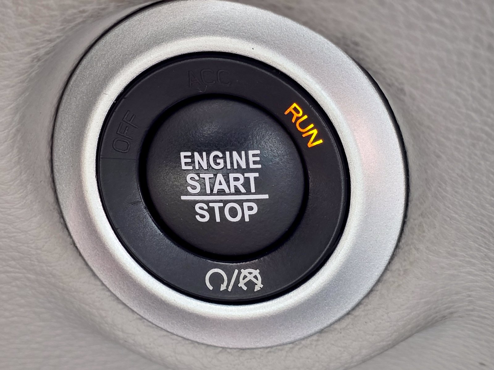 Used 2024 Chrysler Pacifica Limited FWD image 34