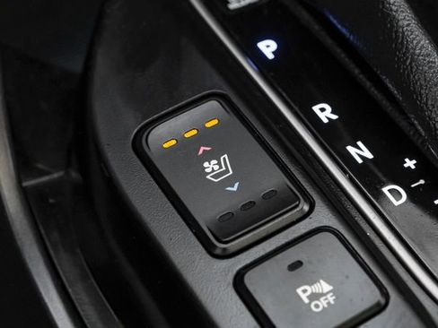 Used 2018 Hyundai Santa Fe Sport image 34