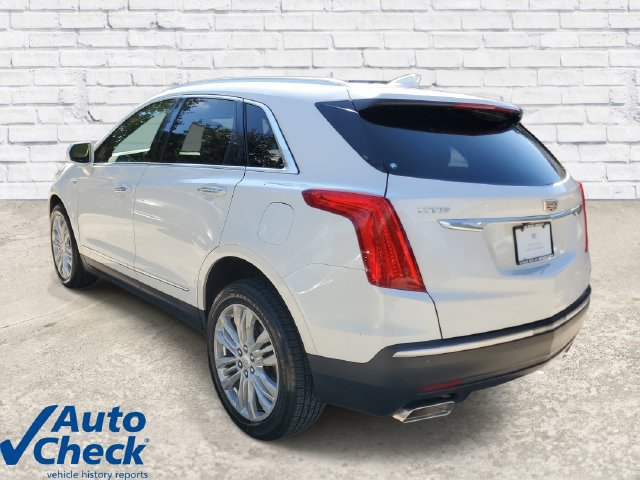 Used 2018 Cadillac XT5 Premium Luxury FWD image 2