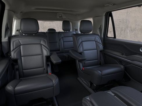 New 2026 Lincoln Navigator Premiere AWD/4WD image 11