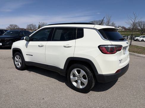 Used 2018 Jeep Compass Latitude w/ Popular Equipment Group AWD/4WD image 9