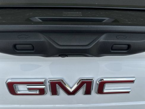 New 2026 GMC Sierra EV Elevation w/ LPO, Elevation Dark Package AWD/4WD image 31