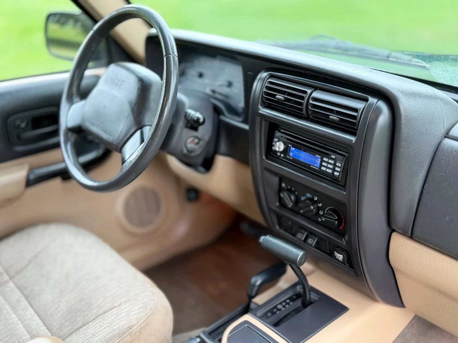 Used 1999 Jeep Cherokee 4WD 4-Door image 29