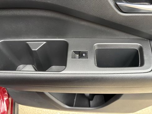 Used 2022 Nissan Pathfinder SV w/ SV Premium Package image 24