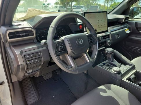 Used 2025 Toyota Tacoma TRD Off-Road image 16