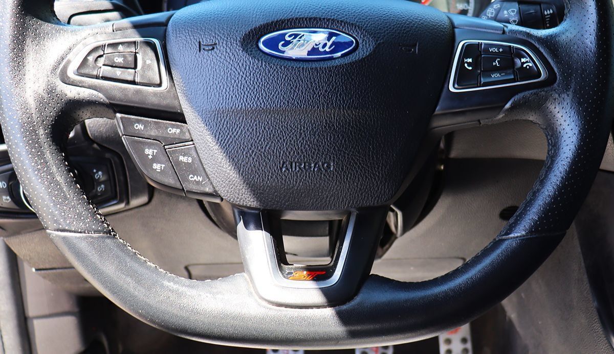 Used 2018 Ford Focus ST FWD image 54