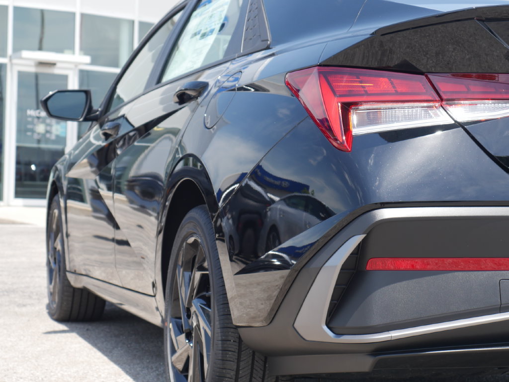 New 2026 Hyundai Elantra SEL FWD image 15