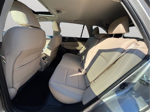 Used 2019 Subaru Outback 2.5i Limited AWD/4WD image 37