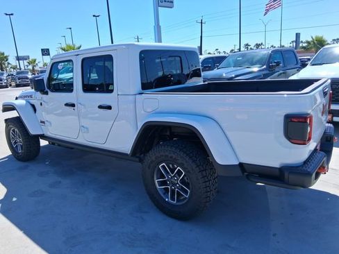 New 2026 Jeep Gladiator Mojave image 5