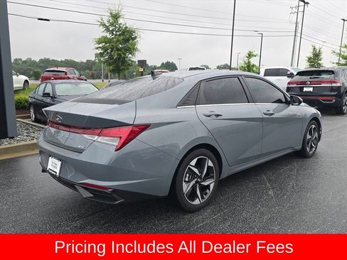Used 2022 Hyundai Elantra Limited FWD image 3