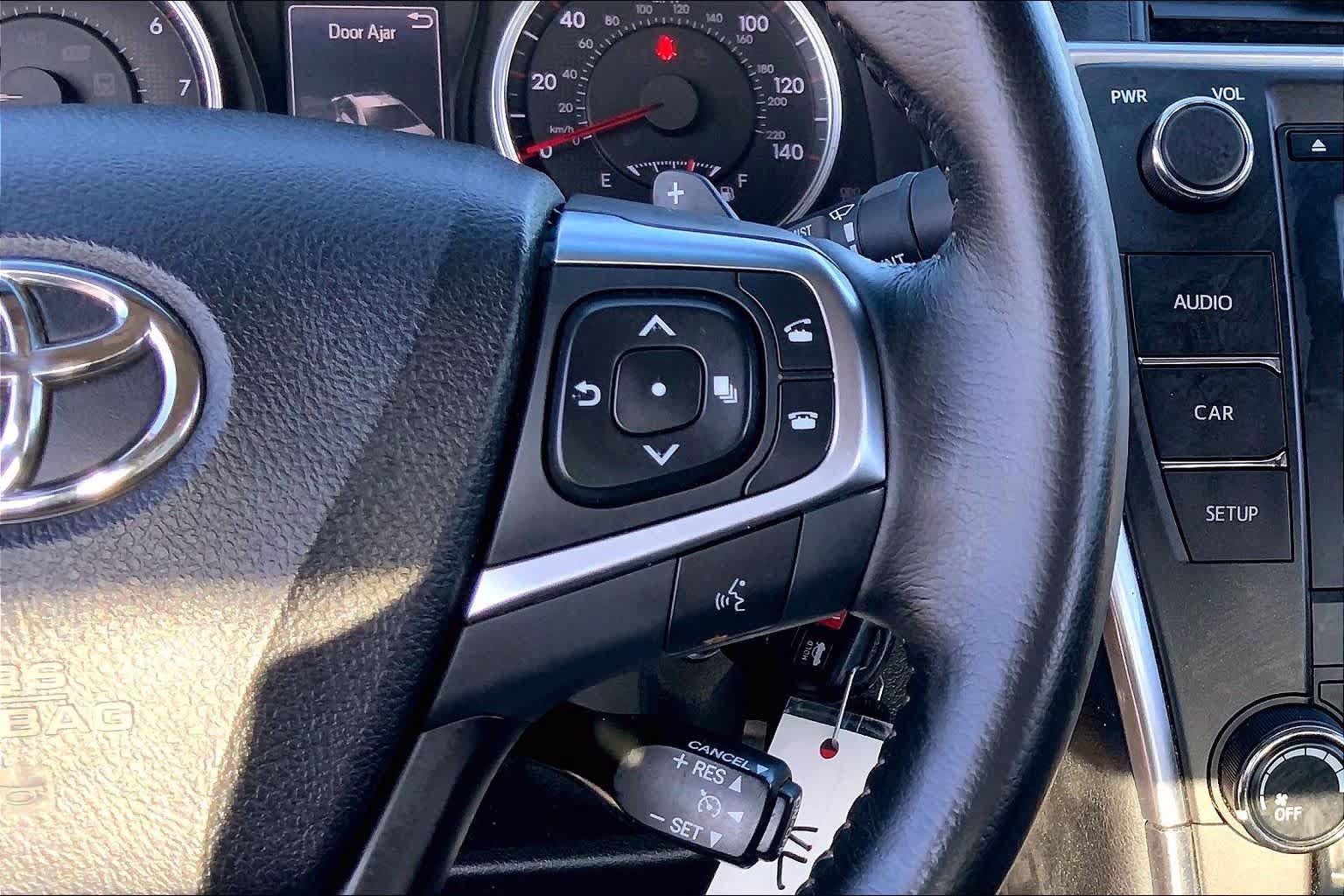 Used 2016 Toyota Camry SE FWD image 23