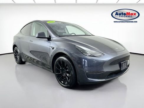 Used 2025 Tesla Model Y Long Range image 1
