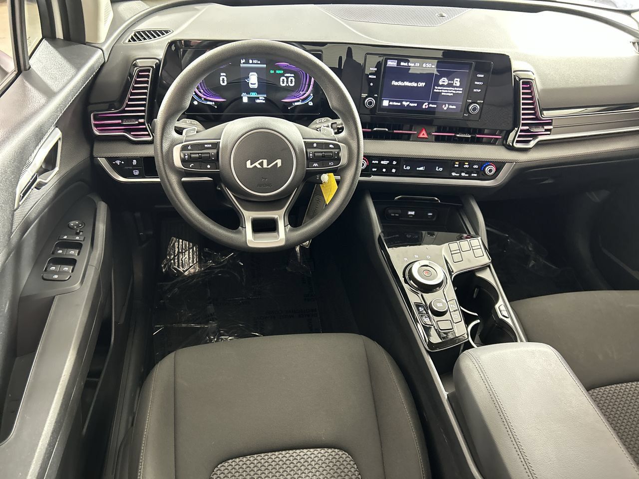 Used 2025 Kia Sportage LX FWD image 22