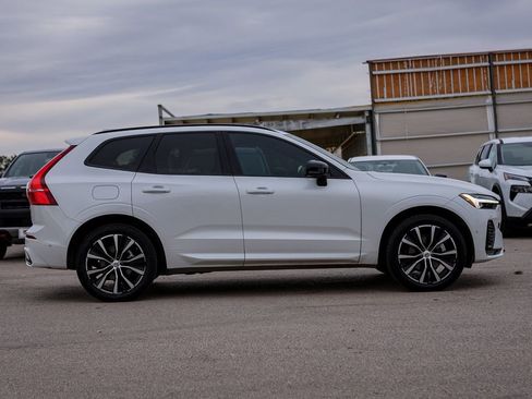 Used 2024 Volvo XC60 B5 Plus w/ Climate Package image 4