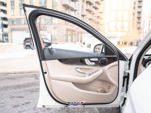 Used 2021 Mercedes-Benz C 300 Sedan image 41