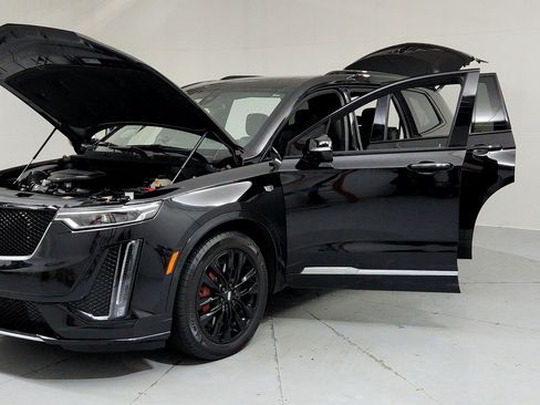 Certified 2024 Cadillac XT6 Sport w/ LPO, Floor Liner Package AWD/4WD image 8