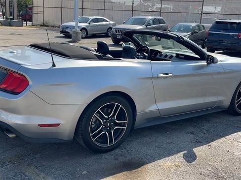 Used 2023 Ford Mustang Premium image 4