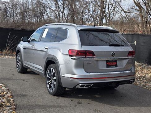 Certified 2022 Volkswagen Atlas SEL Premium image 3