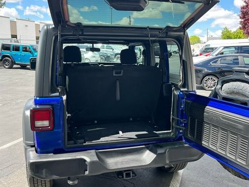 Used 2018 Jeep Wrangler Sport S image 7