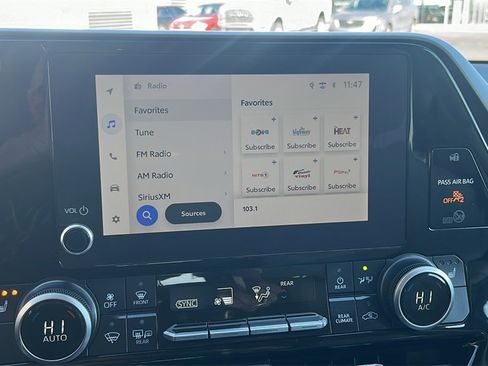 Used 2023 Toyota Highlander XLE image 20