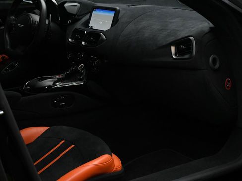 Used 2020 Aston Martin V8 Vantage Coupe RWD image 37