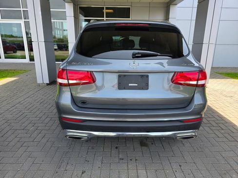 Used 2017 Mercedes-Benz GLC 300 4MATIC image 3