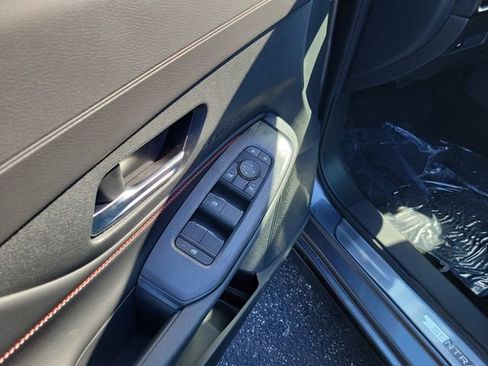 New 2026 Nissan Sentra SR w/ Floor Mat Package image 6