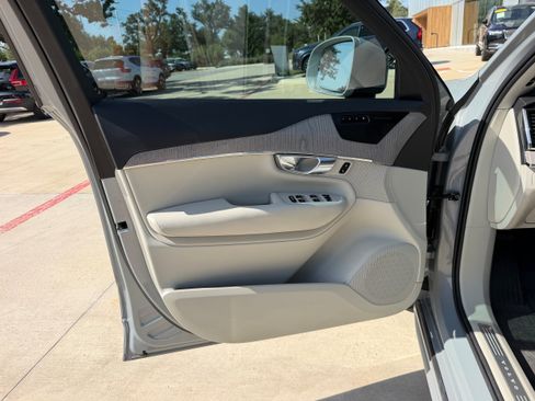 Certified 2025 Volvo XC90 T8 Plus w/ Protection Package Premier AWD/4WD image 24
