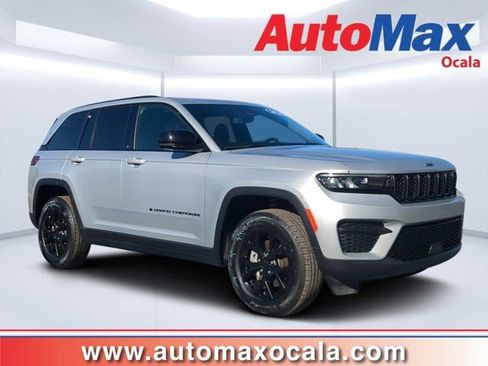 Used 2024 Jeep Grand Cherokee Altitude image 1