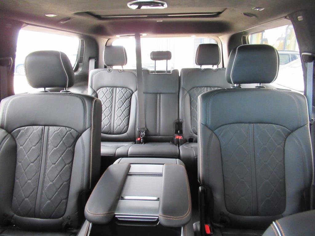 Used 2023 Jeep Grand Wagoneer Series III AWD/4WD image 22