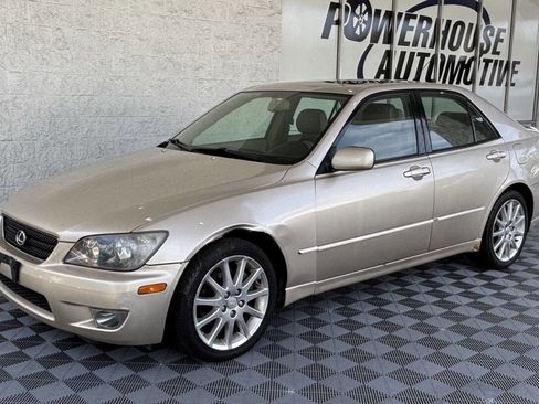 Used 2005 Lexus IS 300 image 4